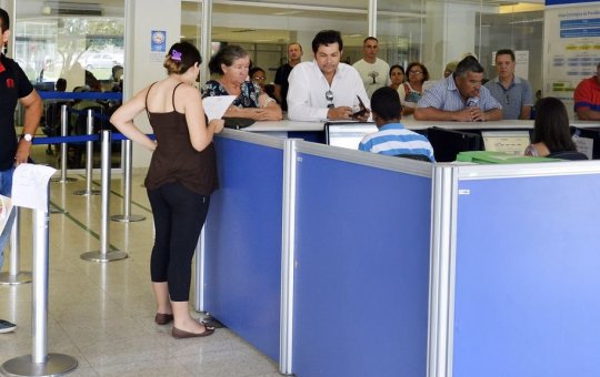 INSS começa a pagar com reajuste quem ganha mais de um salário mínimo