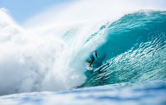 Surfe: Miguel Pupo supera Ítalo Ferreira em duelo brasileiro em Pipeline