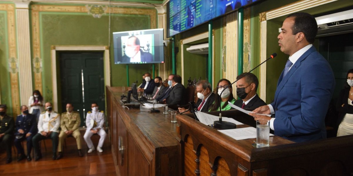Bruno Reis exalta combate à pandemia durante discurso na Câmara de Salvador