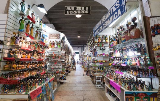 Comerciantes do Mercado Modelo protestam contra obras no local