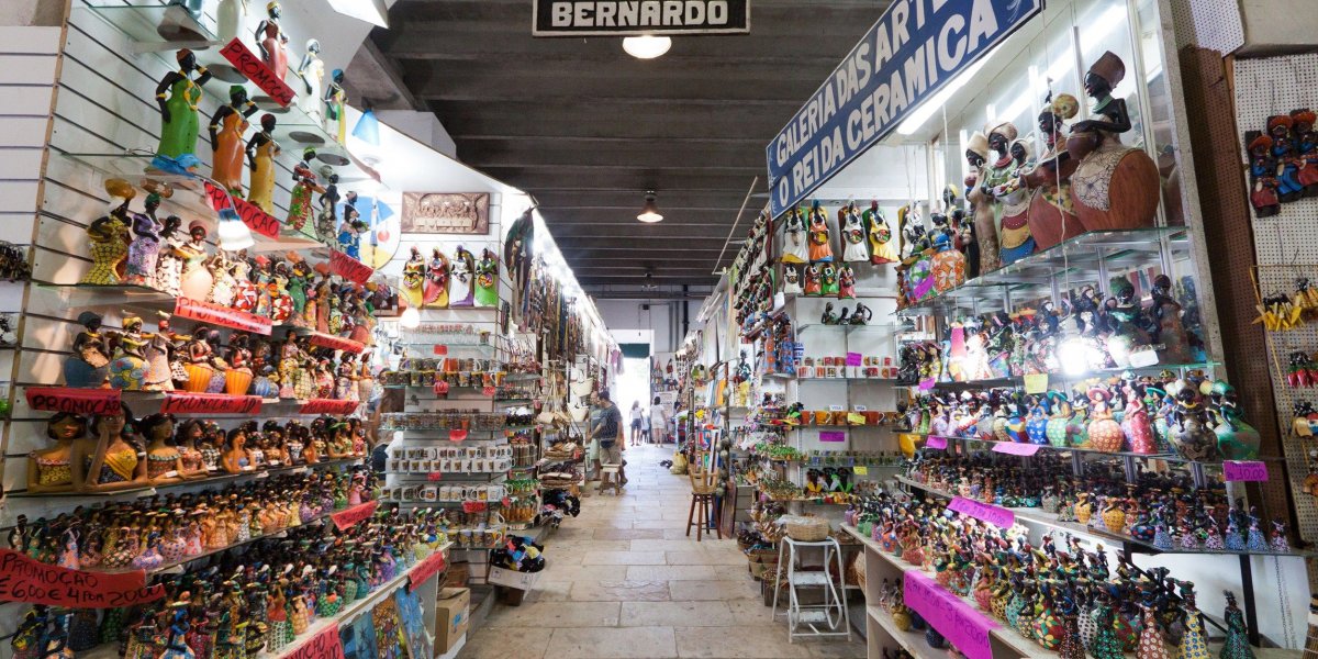 Comerciantes do Mercado Modelo protestam contra obras no local