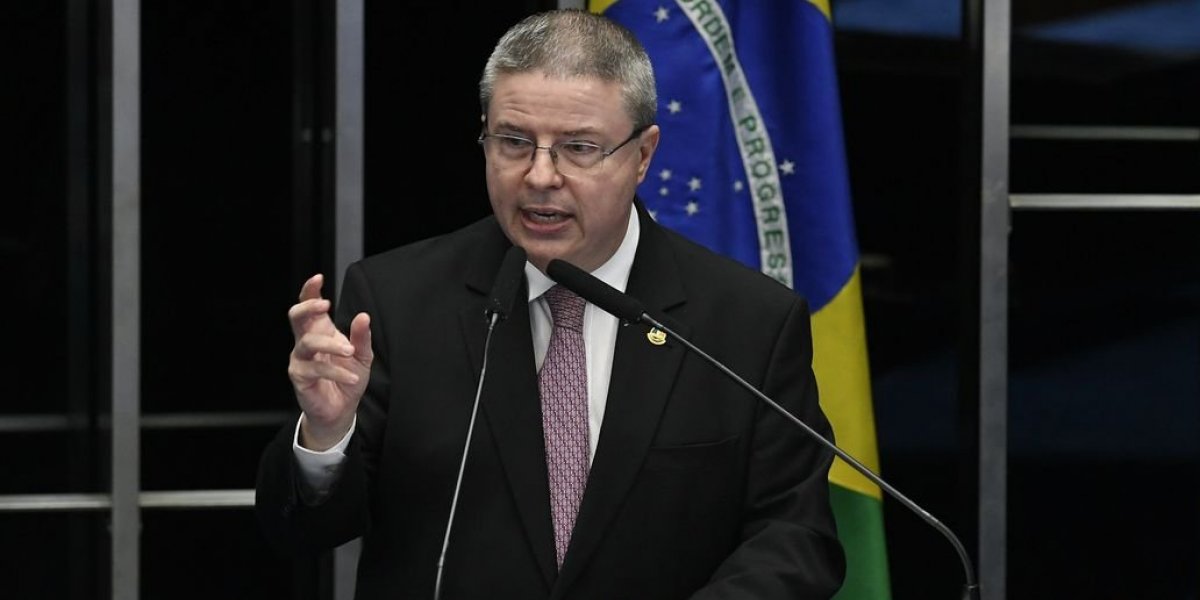 Antonio Anastasia toma posse como ministro do TCU e destaca Lei de Segurança