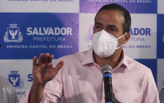 Após cenas de aglomeração, Bruno Reis descarta toque de recolher em Salvador