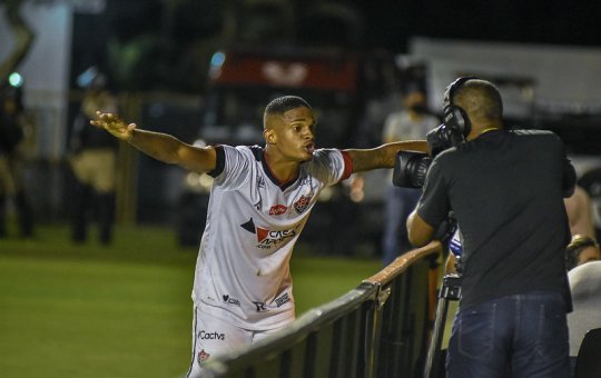 David se despede do Vitória, dinheiro da negociação será para pagar folha