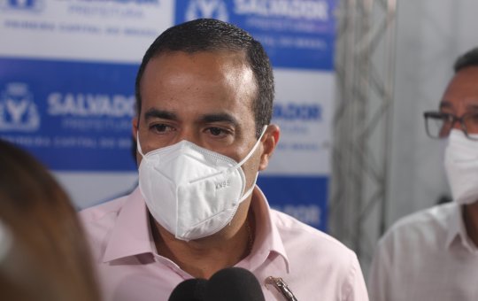 Bruno Reis cogita pagamento de 2 salários mínimos para profissionais do Carnaval
