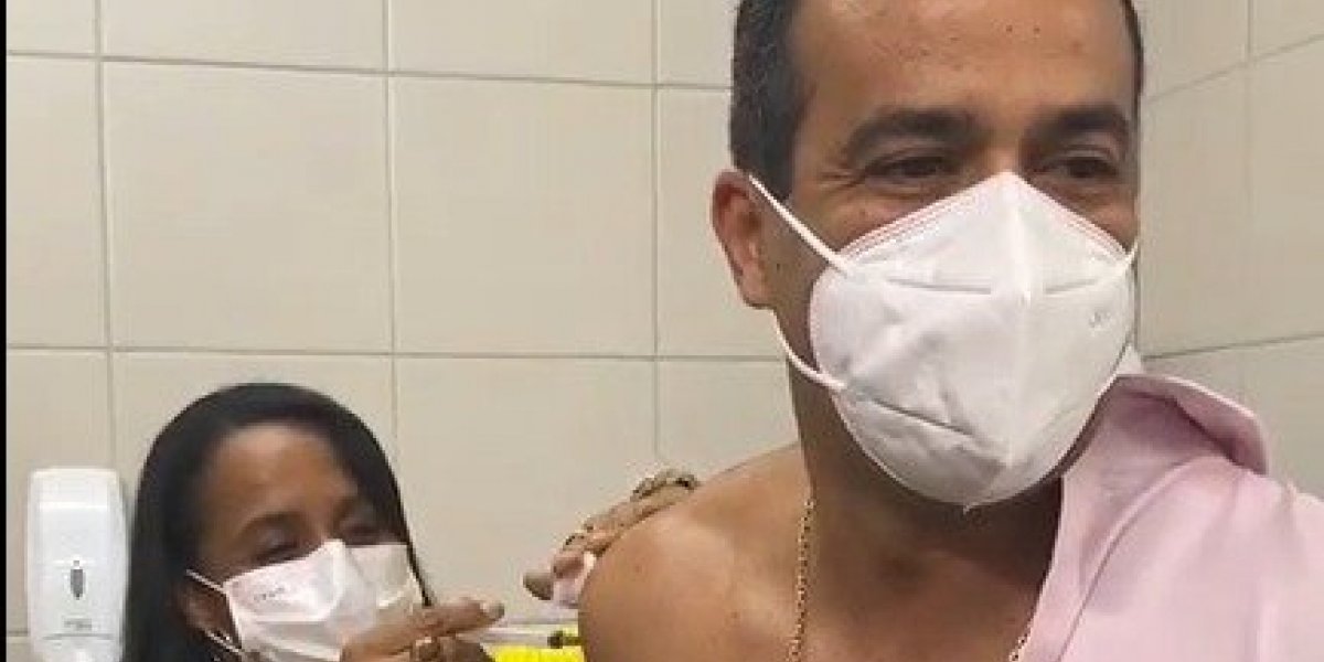 Bruno Reis toma terceira dose da vacina nesta sexta-feira (4)