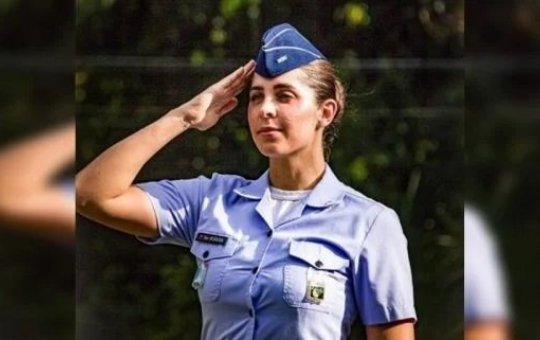 Oficial da FAB é demitida após ter conta em site adulto descoberta