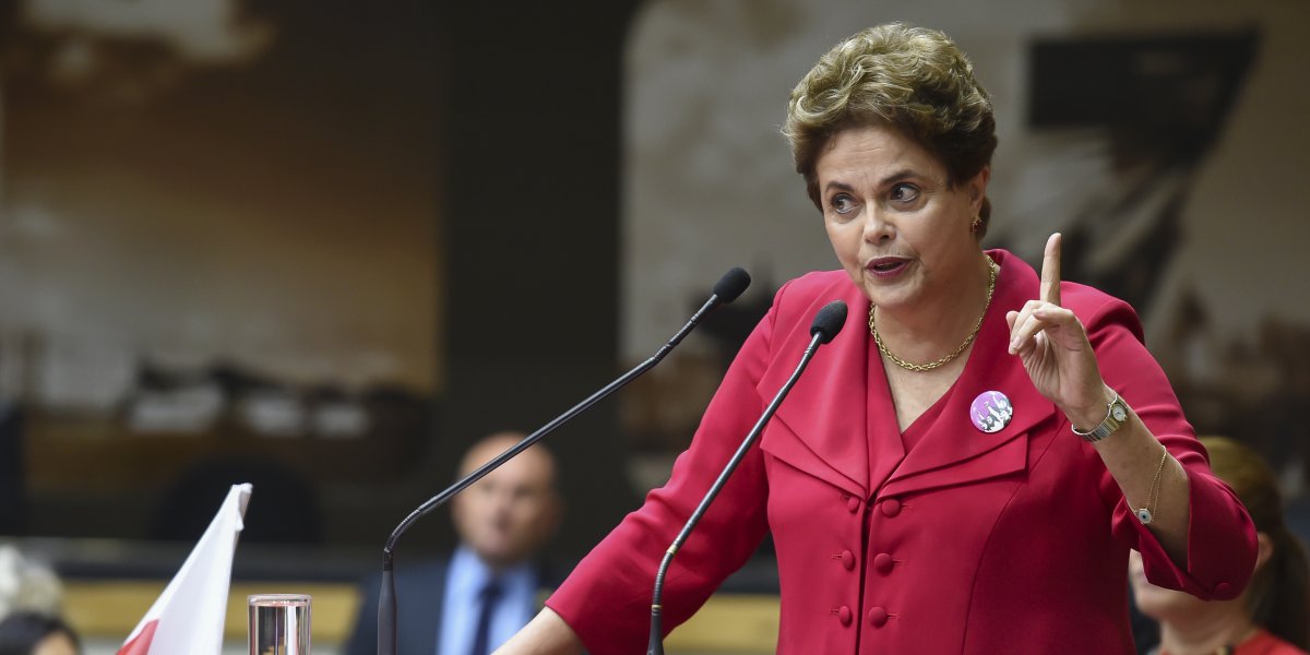Dilma nega estar isolada dentro do PT