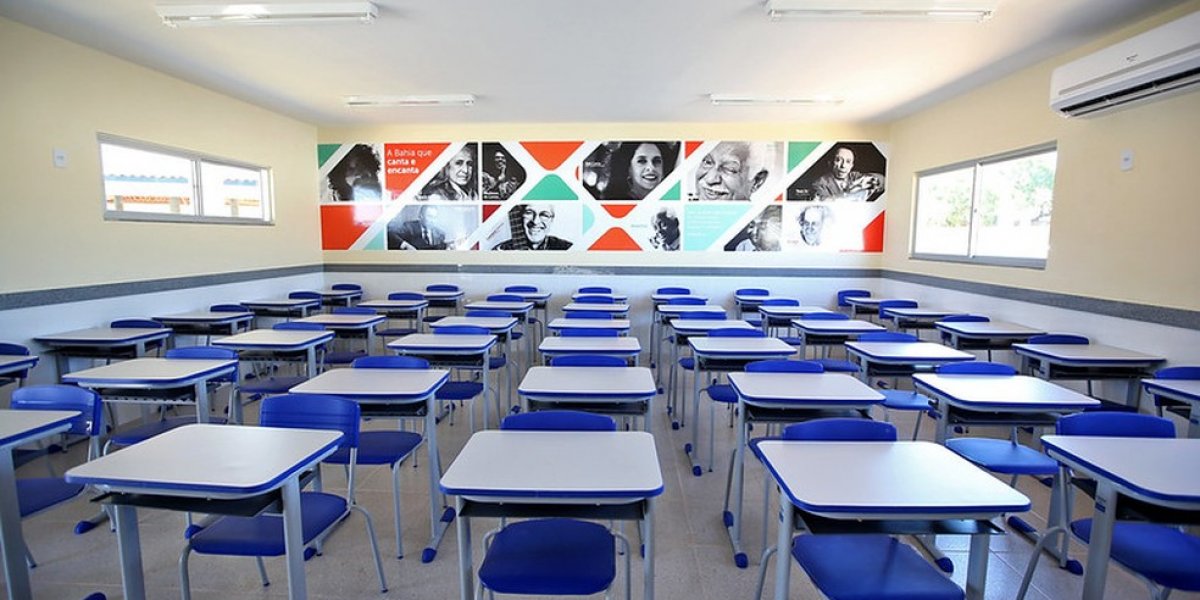 Governo vai exigir comprovante de vacina de estudantes maiores de 18 anos