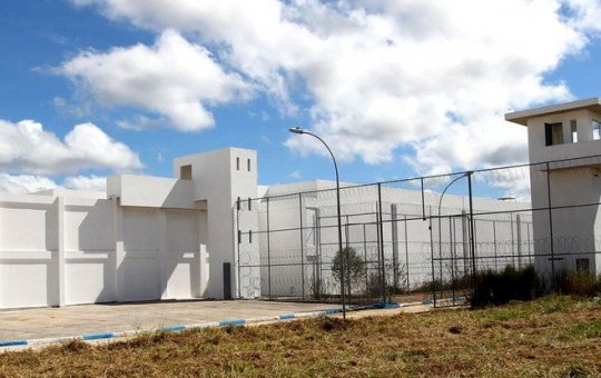 Detentos fogem do presídio em Eunápolis