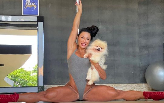 Gracyanne Barbosa se recupera de intoxicação alimentar e volta ao pole dance