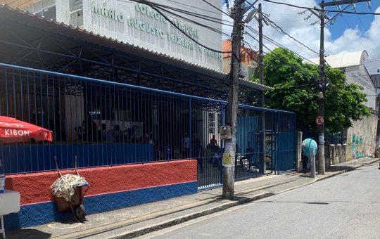 "Tá todo mundo seguro", diz estudante sobre protocolos de segurança nas escolas