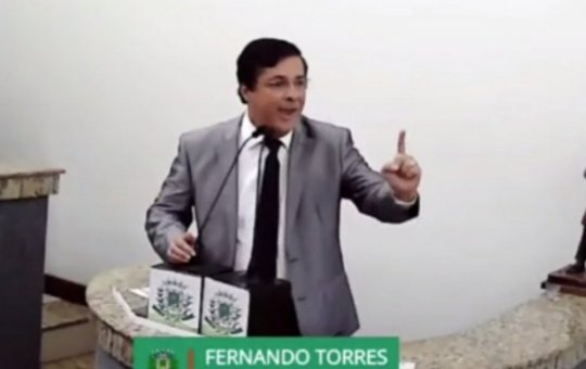 'Chamou pra mão'! Vereador de Feira de Santana ameaça colega no plenário 