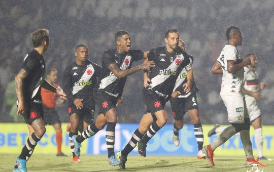 Cariocão: Nenê marca de pênalti, Vasco vence e assume a liderança
