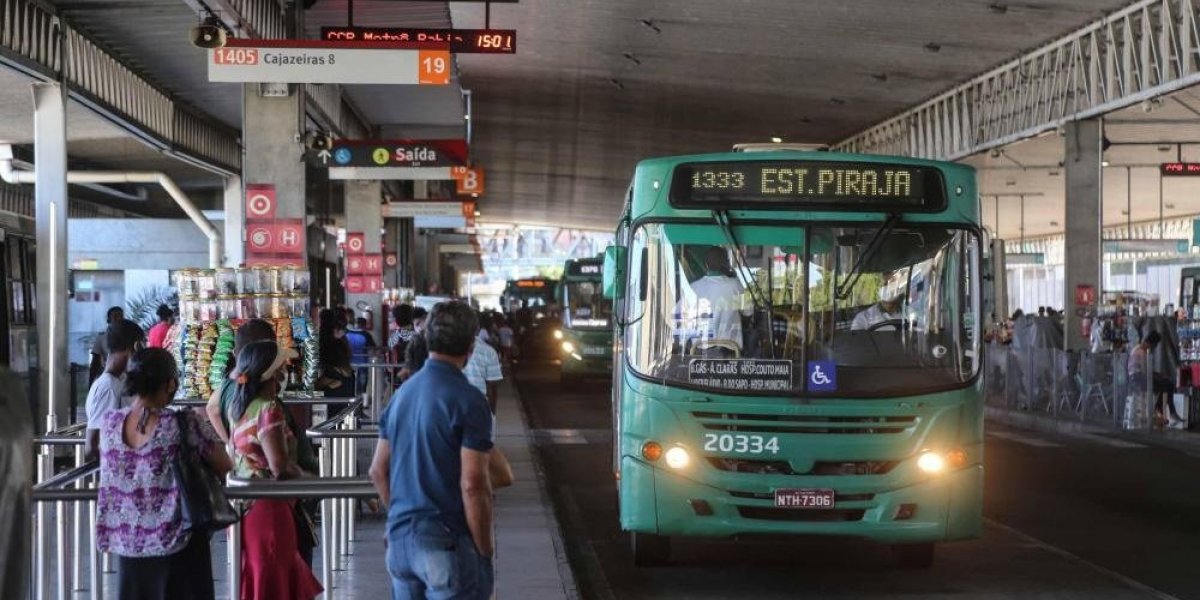 Justiça convoca MP e prefeitura para audiência sobre ônibus em Salvador