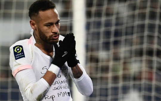 Polícia de SP prende suspeito de fraude em contas bancárias de Neymar