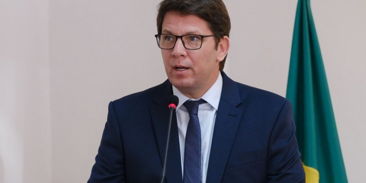 Mario Frias viaja com adjunto e gasta cerca de R$ 78 mil para ver lutador em NY