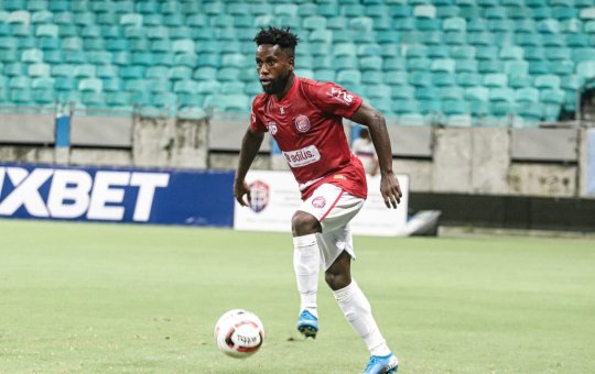 Conheça Arnold: do sonho de criança em Camarões a gol decisivo em cima do Bahia