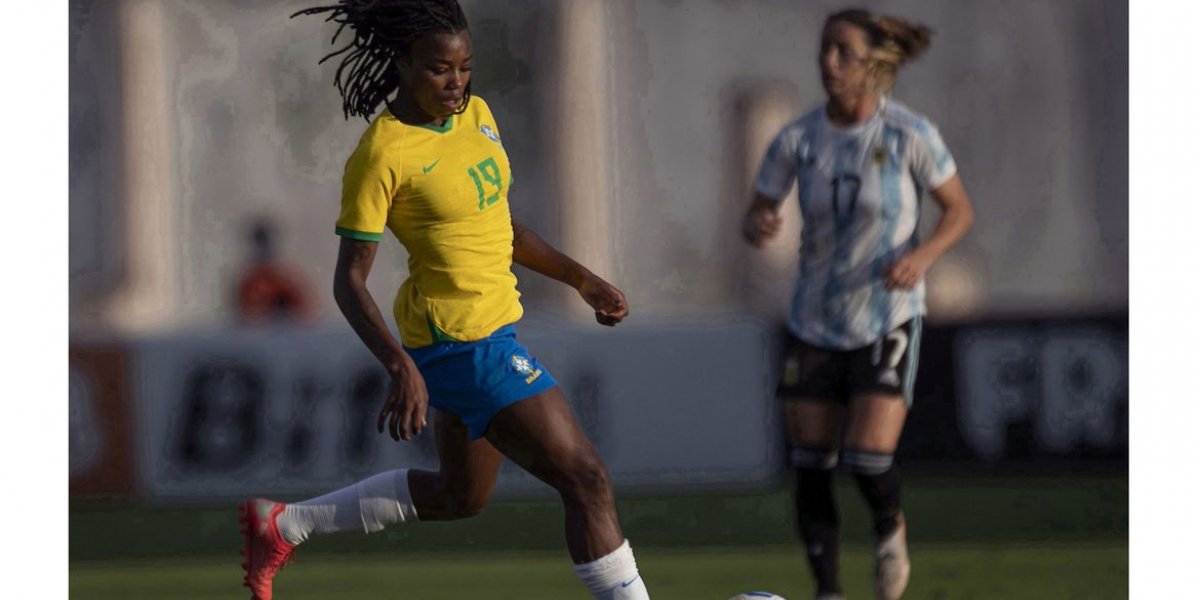 Pia convoca três jogadoras na véspera da estreia em torneio da França