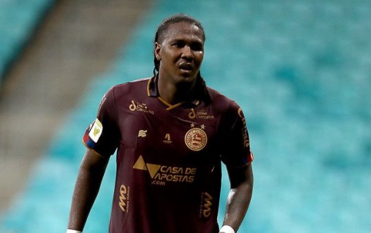 Rodallega recebe elogios do técnico do Bahia depois de participação contra o CSA