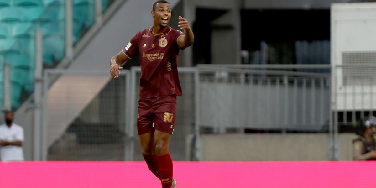 Expulso, zagueiro desfalca o Bahia contra o Fortaleza