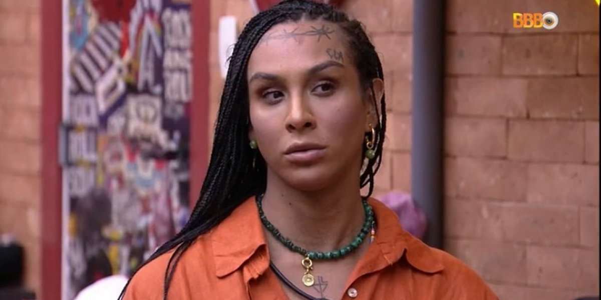  BBB 22: Linn da Quebrada acorda sem calcinha e questiona brothers