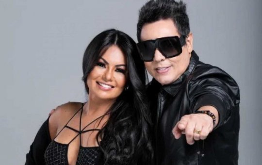 Membros da 'Calcinha Preta' se reúnem em hospital para homenagear Paulinha