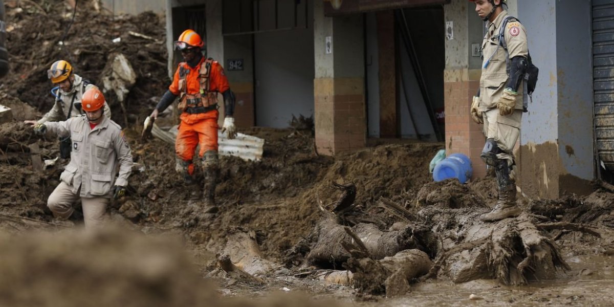 Tragédia: Número de mortos em Petrópolis por causa da chuva chega a 176