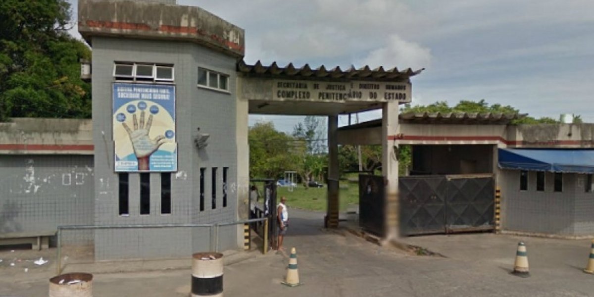 Familiares de detentos protestam na porta da Lemos de Brito após rebelião