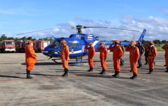 Bombeiros da Bahia iniciam atuação de apoio na cidade de Petrópolis-RJ