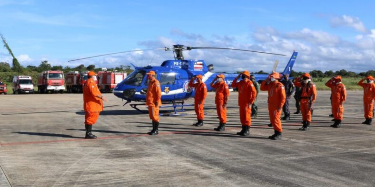 Bombeiros da Bahia iniciam atuação de apoio na cidade de Petrópolis-RJ
