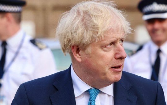 Boris Johnson suspende restrições contra a Covid-19 na Inglaterra