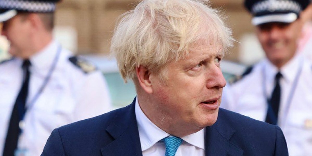 Boris Johnson suspende restrições contra a Covid-19 na Inglaterra