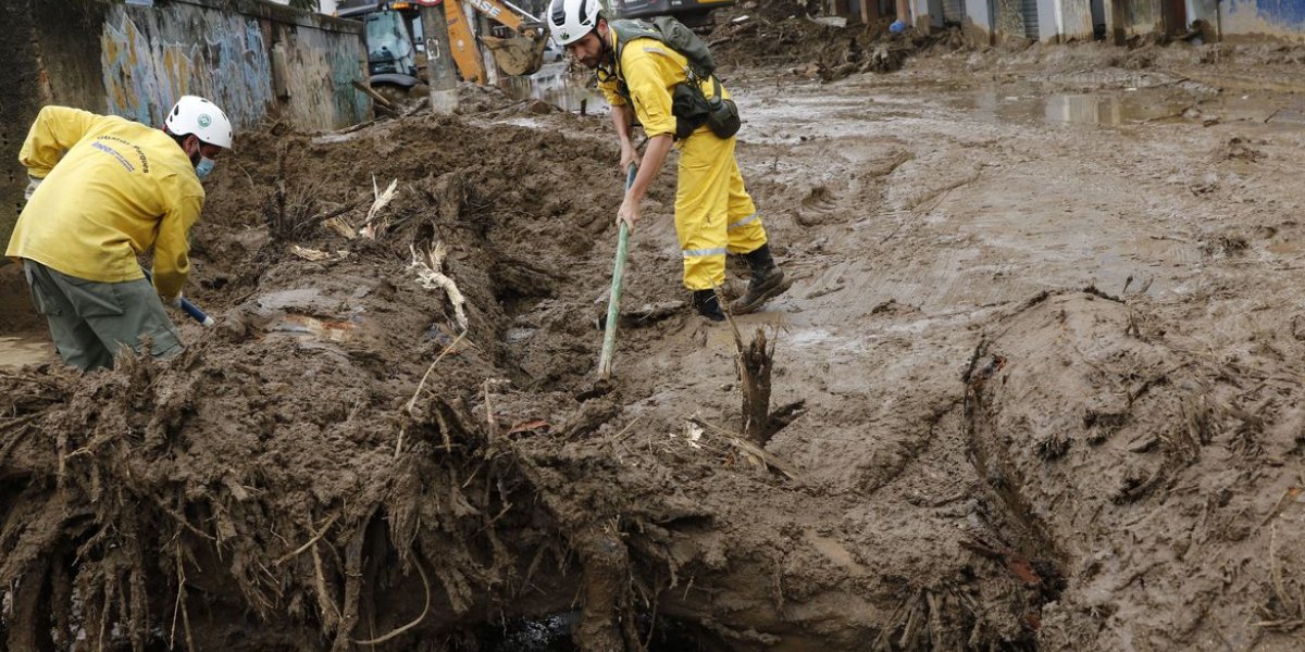 Número de mortes em Petrópolis chega a 182; ainda há 89 desaparecidos