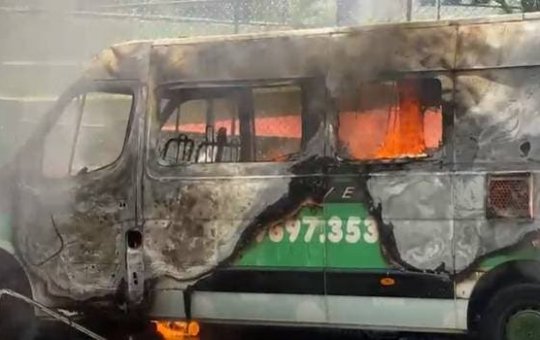 Van de Pet Shop pega fogo e animais precisam ser resgatados às pressas na Pituba