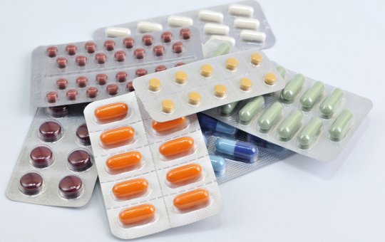 Sesab afirma que Governo Federal não fornece remédios de alto custo há 3 anos