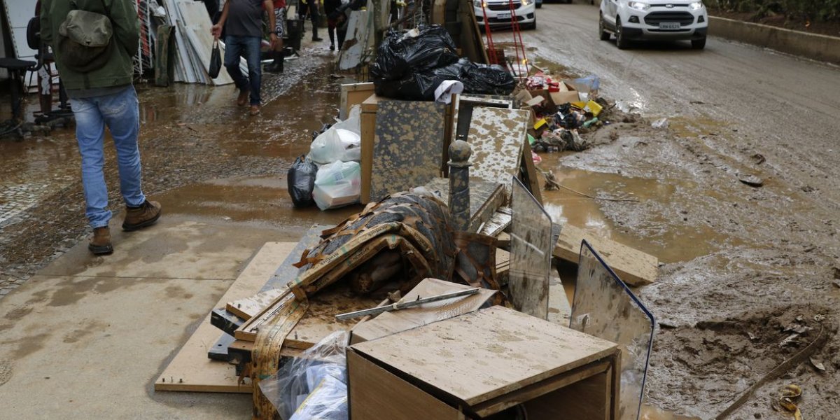 Tragédia em Petrópolis já chega a marca de 197 mortes por causa das chuvas