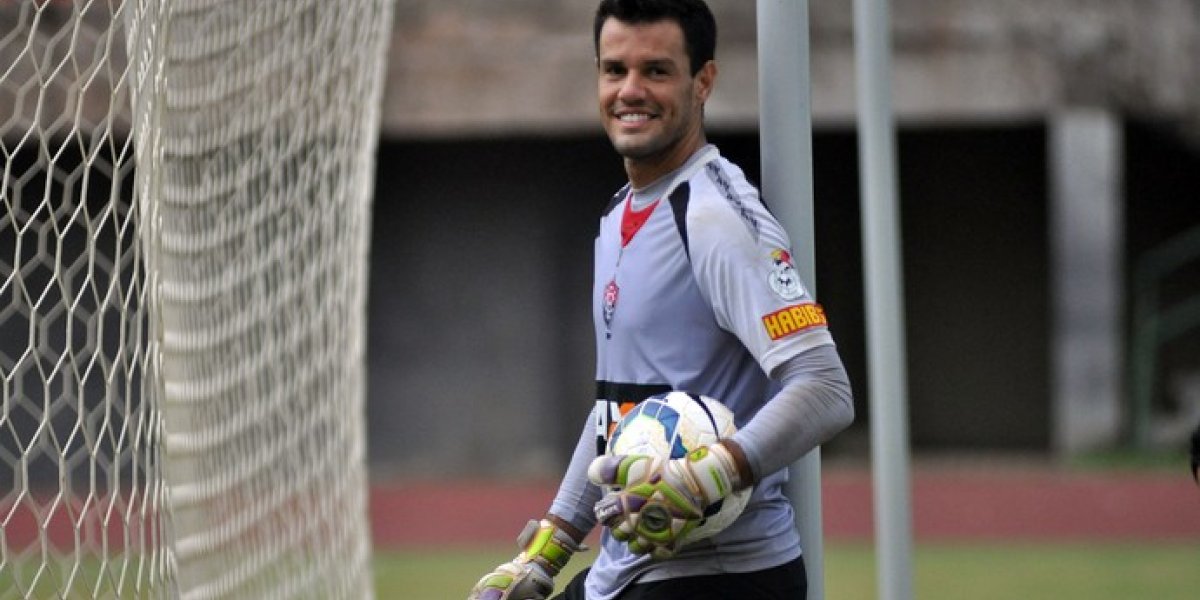 Sem resposta de Wilson, Vitória segue procurando goleiro para contratar