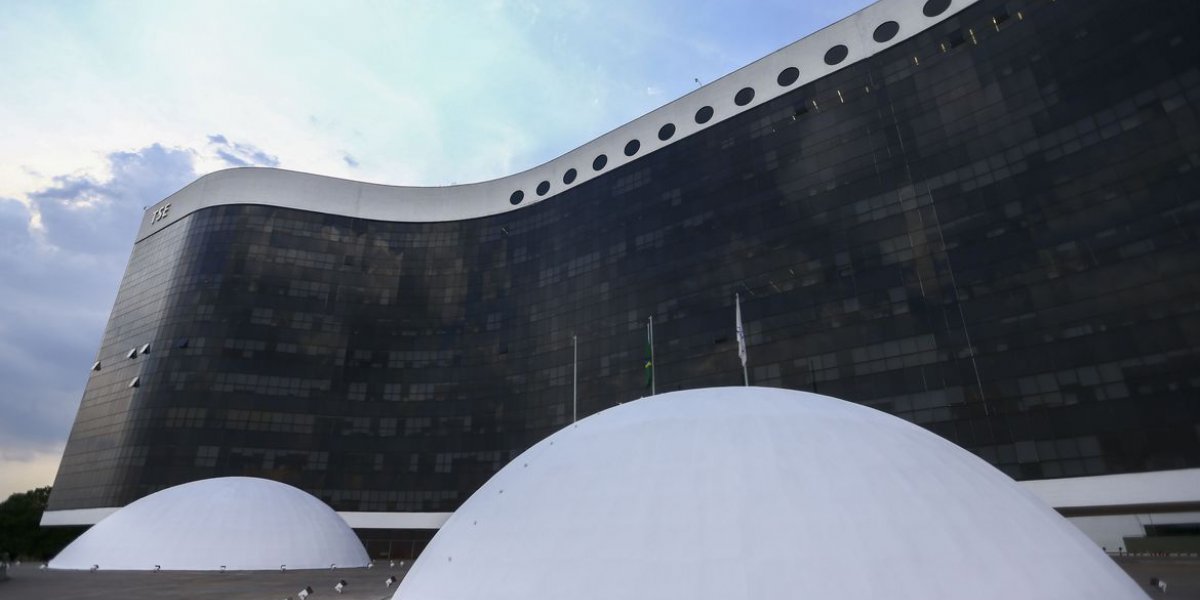 TSE avalia punir aplicativos que forem usados para desinformação