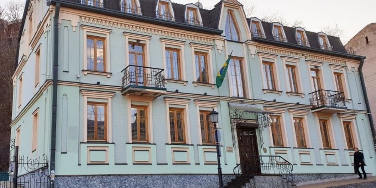 Embaixada recomenda que brasileiros em Kiev permaneçam em casa