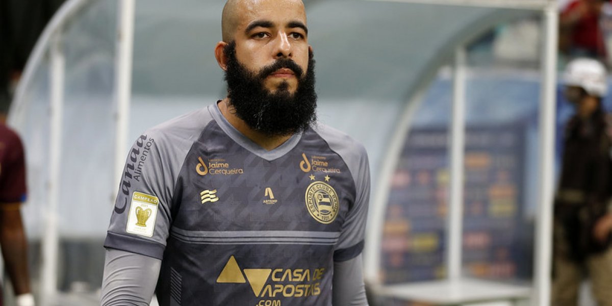 Goleiro do Bahia vai precisar passar por exames oftalmológicos