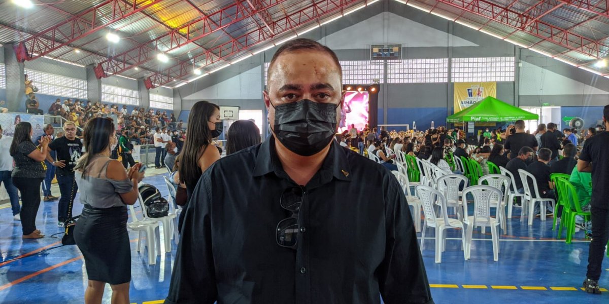 Prefeito de Simão Dias pretende realizar obra em homenagem a Paulinha Abelha