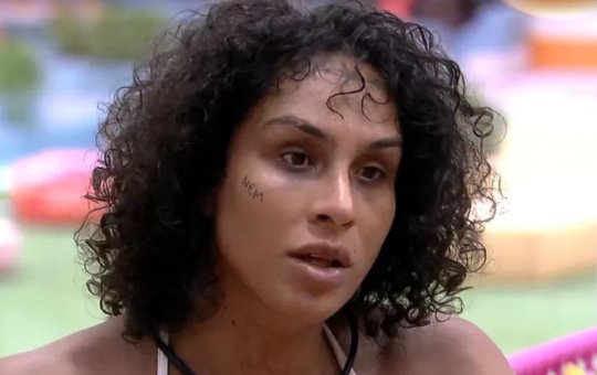 BBB: Podcast tem falas preceituosas contra travestis e chama Linna de "troço"