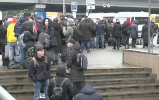 Mais de 50 mil pessoas fugiram da Ucrânia após ataque russo, estima ONU