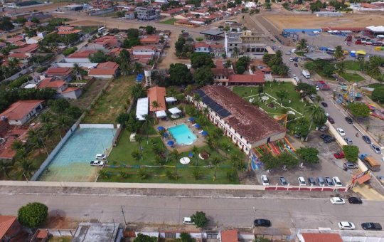 Homem morre atropelado após caminhonete invadir casa em Tucano