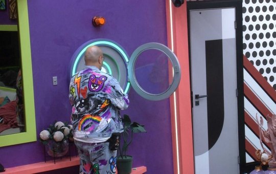 Tiago Abravanel aperta botão de desistência e deixa BBB 22; 'Acabou para mim'