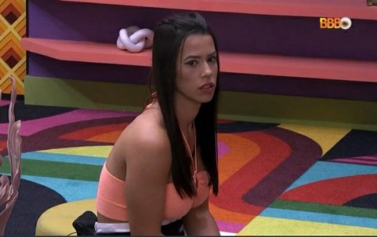 BBB 22: Larissa arruma as malas e encara botão da desistência