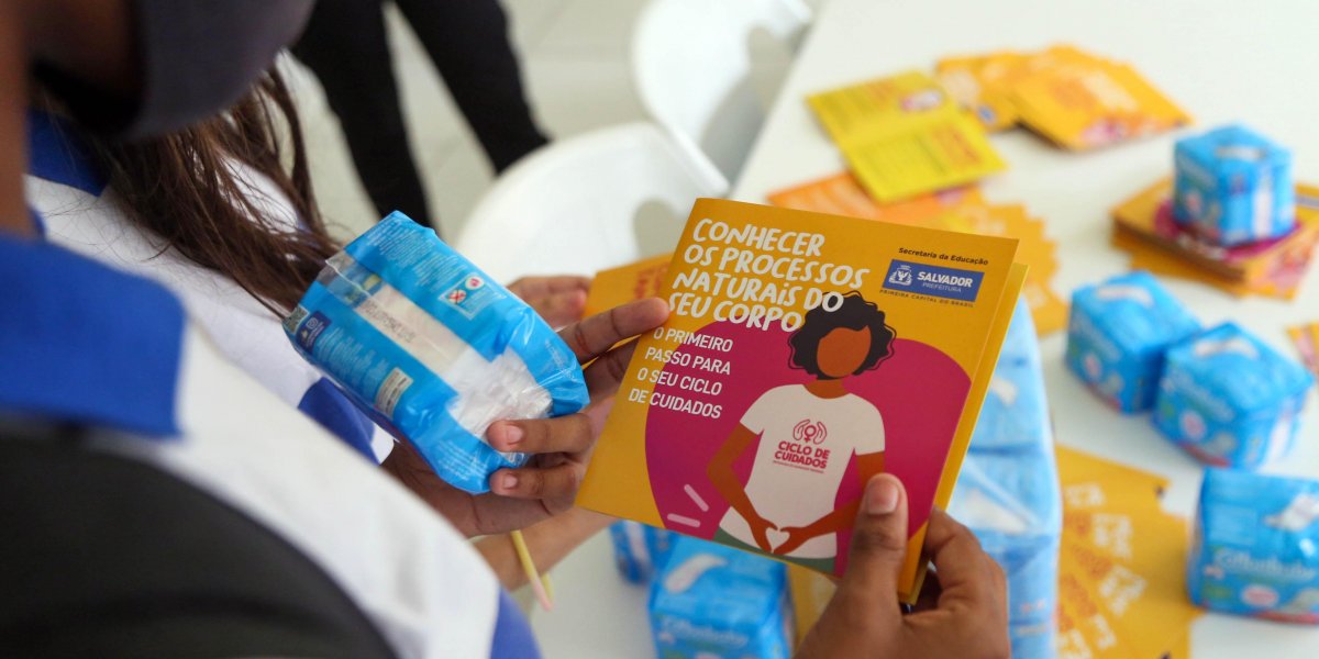 Ciclo de Cuidados já distribuiu quase 100 mil absorventes a alunas