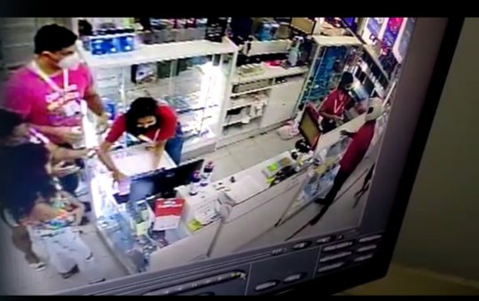 Assaltantes invadem Lojas Americanas em Juazeiro-BA