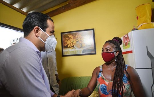 Prefeitura de Salvador entrega mais 100 casas reformadas no Pau Miúdo